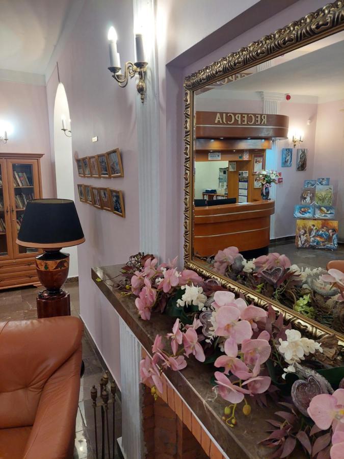 Hotel Rytwiany Palac Extérieur photo